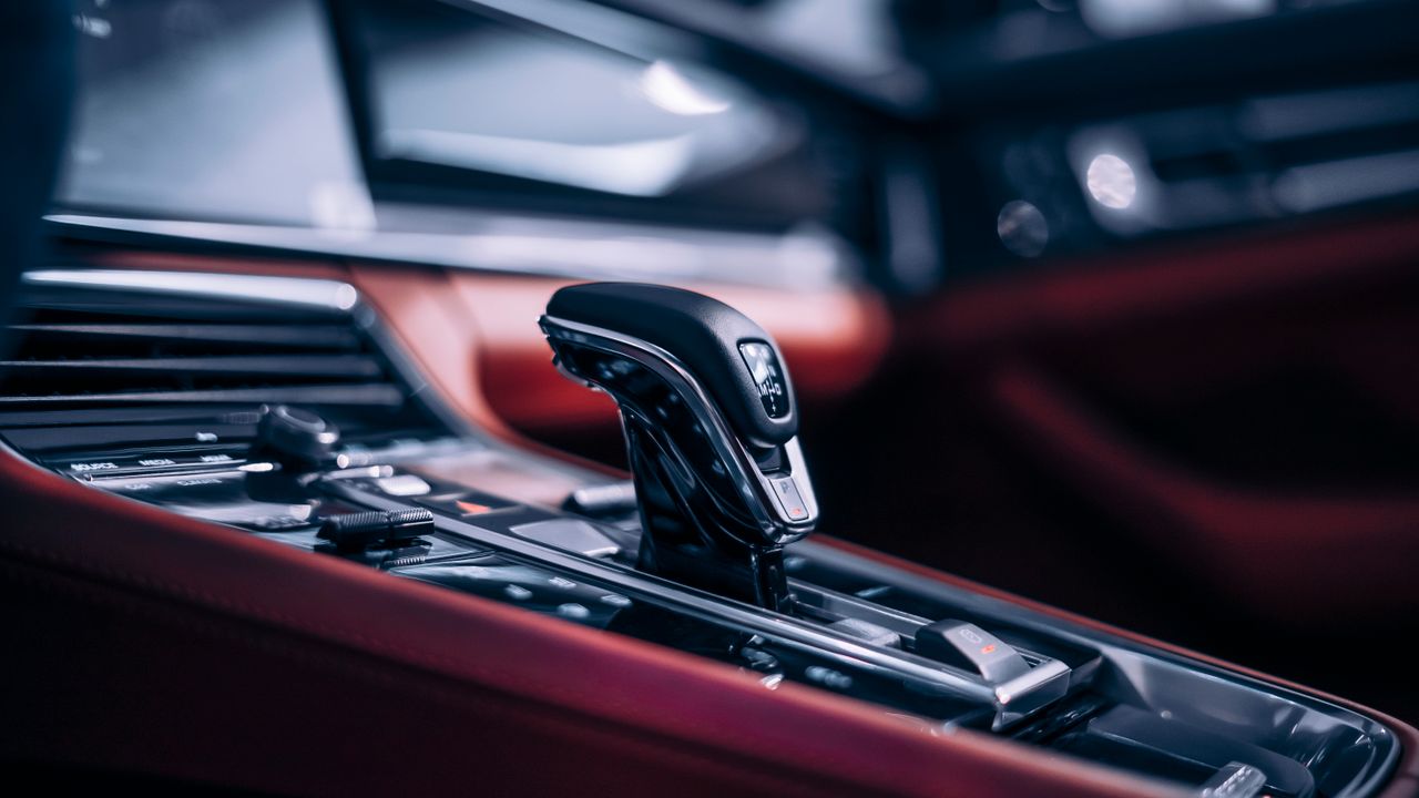 Automotive gear oil for differential systems